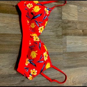 Victoria’s Secret 34D wireless bra